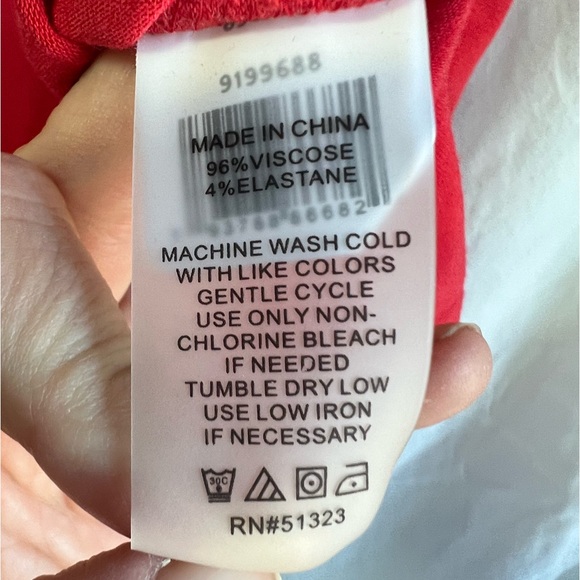 Vince Camuto Vince Camuto Red Sleeveless Drape Neck -Size XL - Picture 4 of 4